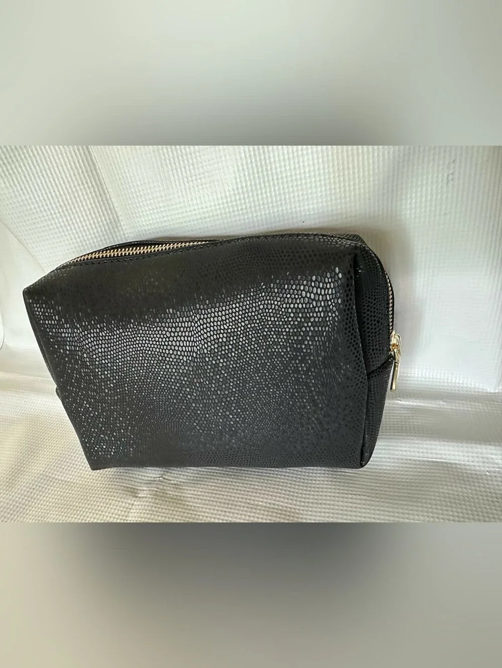 Vince Camuto Makeup Brush Set Featuring a Textured Black Cosmetic Bag